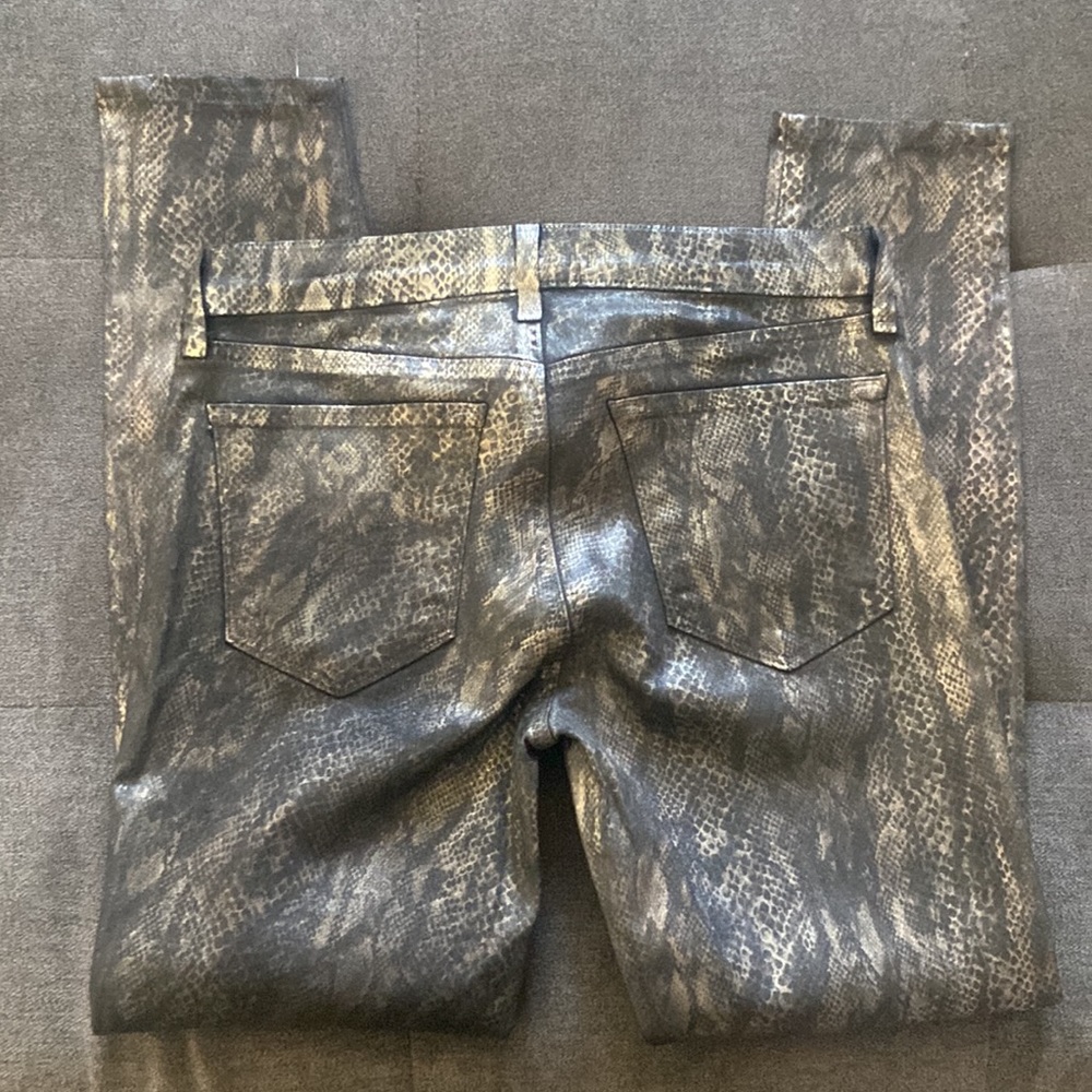 J BRAND 901 Black Golden Snake Print Coated Stretch Denim Leggings Jeans - Picture 8 of 11